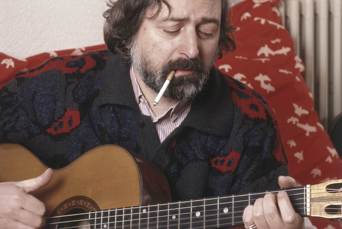 BandaCorbari's tweet photo. Voglio ricordarti com'eri ciao Maestro grazie di tutto.✊️⭐️ https://t.co/OyNu3kpe4K