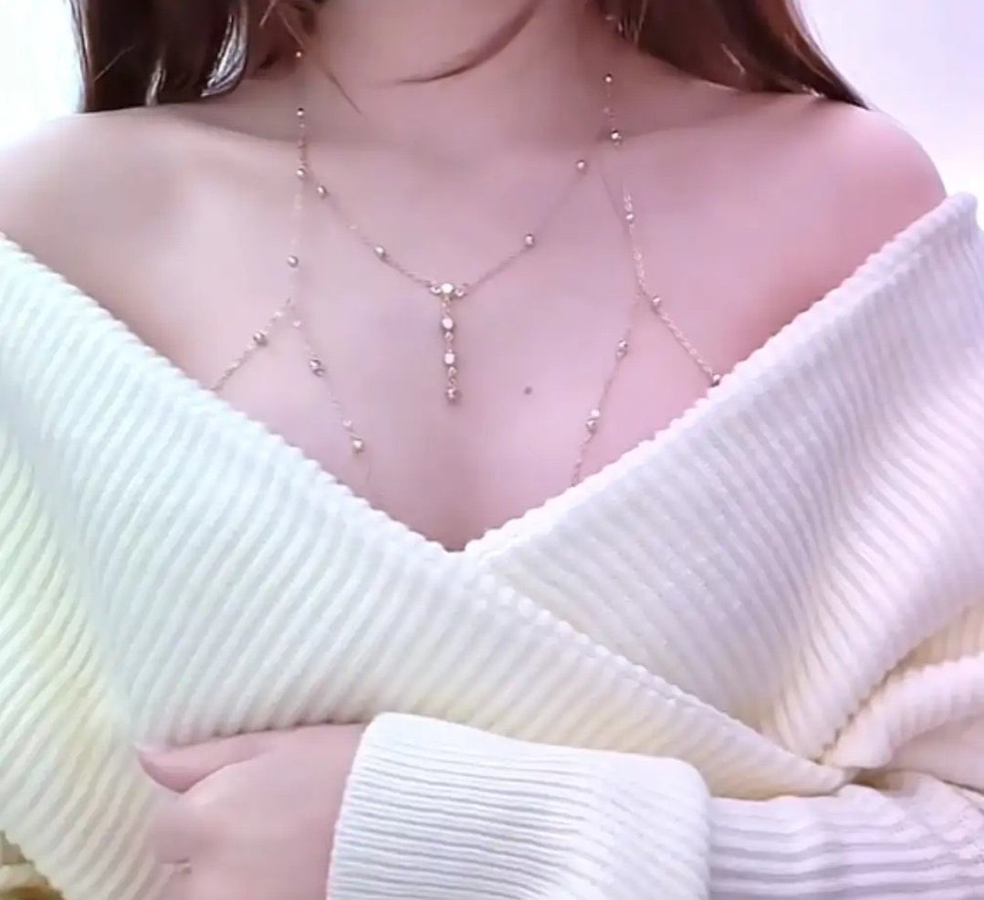 Moniqueliii's tweet photo. 第一次玩x不知道发什么 😇   

    开脱！！！！！

  上供！！   ！

刚拍的新鲜出炉的照片  视频！！！😘 https://t.co/gqUqU9NPqT
