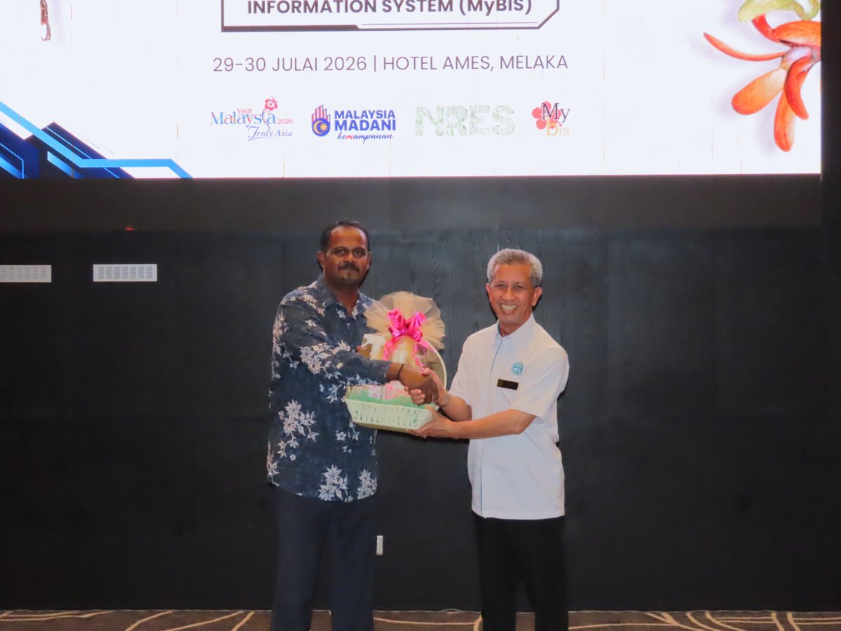 FRIMKepong's tweet photo. 📅 29-30/7

@FRIMKepong &amp; @NRESMalaysia anjur Bengkel Pemantapan Modul Spesimen MyBIS di Melaka, dihadiri 52 peserta daripada 40+ agensi. Langkah penting memperkasakan sistem maklumat biodiversiti negara! 🌿📊

​#FRIM #NRES #MyBIS #Biodiversiti https://t.co/K8c9KUZROJ