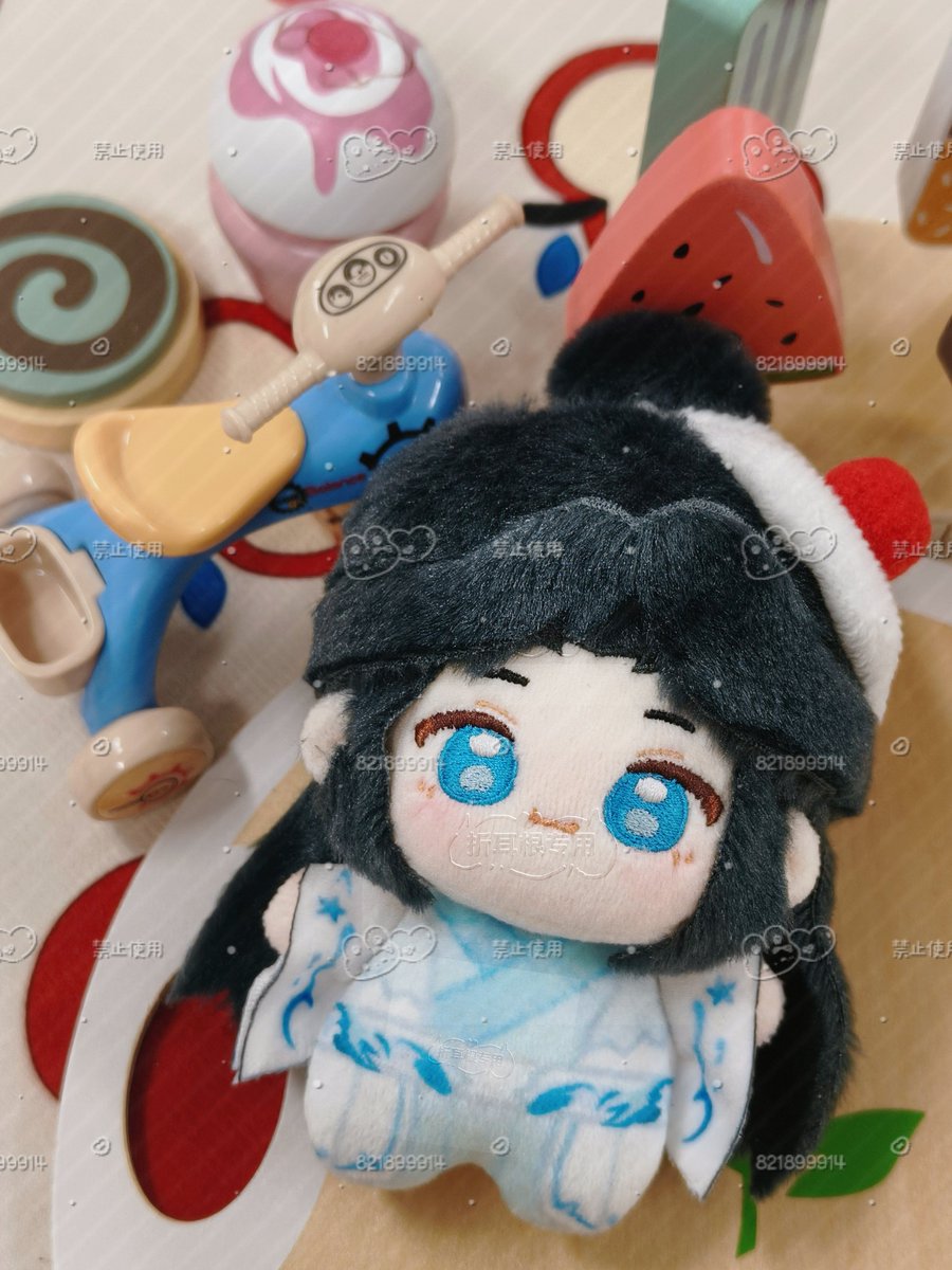 sophiadongdong's tweet photo. Is there anyone willing to help me with the recruitment for this pair of dolls? 😭 They can be purchased individually: Lan Xichen costs 77 RMB, excluding shipping (includes magnetic dragon horns and an embroidered hair crown), while Jin Guangyao costs 75 RMB, excluding shipping https://t.co/AUgpxGJtXh