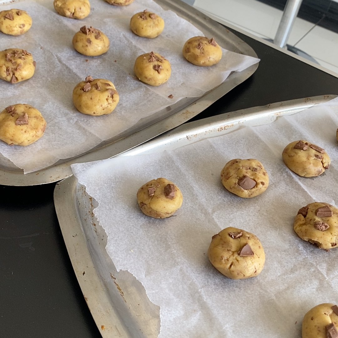 meowlyaaa's tweet photo. they’re readyyyyyy for the oven https://t.co/O6lxr3Yasf