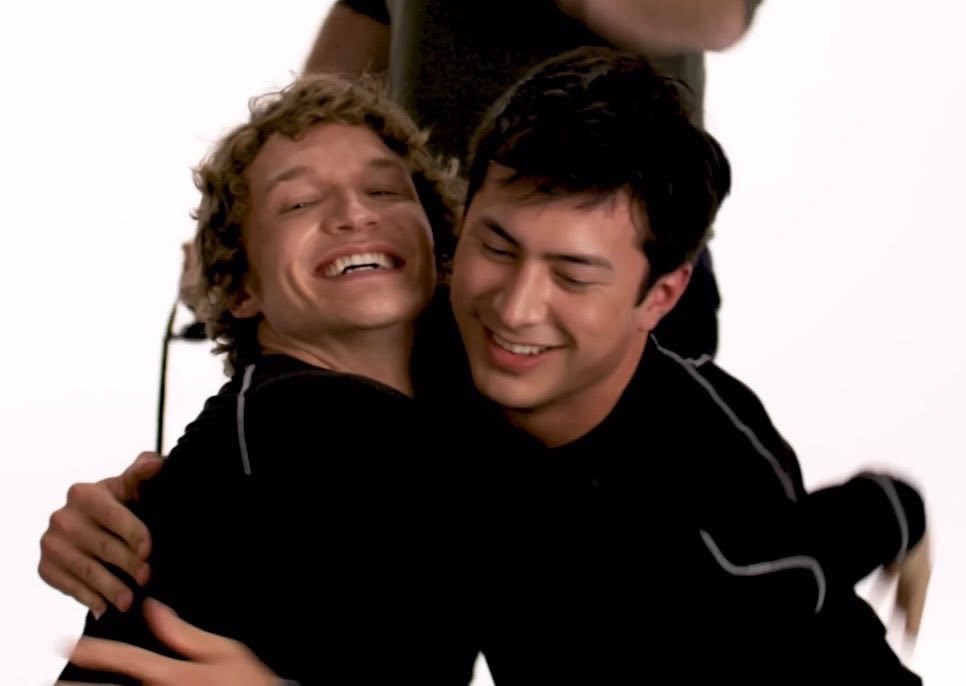 hsroyals_'s tweet photo. “he’s literally my best friend” 
“you’re part of my soul family” 
“we're kind of like soulmates”
“he really is my best friend” 
“he’s my emotional support person in life”
“it’s always connor” 
gli hudcon mi fanno passare brutti momenti non li sopporto (vi amo) https://t.co/r83GOyA2iE