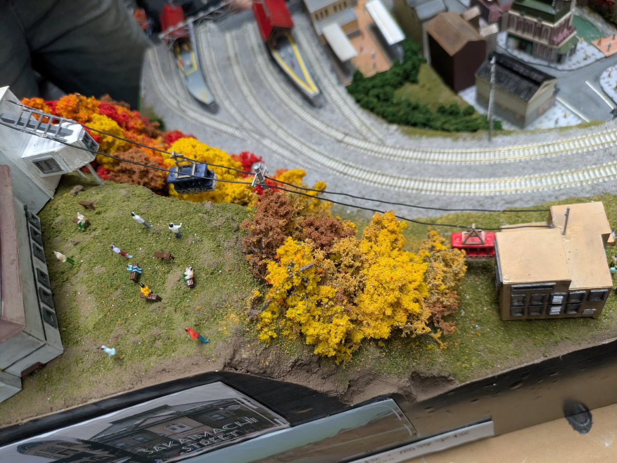 RNtekken's tweet photo. 本日は鉄道模型コンテストの搬入日でした！高校モジュール部門の作品を少しだけお見せします🙃
モジュール作品はDブロックで展示しています。明日からの3日間、ぜひ私たちの集大成を見に来てください！

…なんと今年の立教新座鉄研はモジュール部門以外に3作品出展しているみたいですよ？👀 https://t.co/OYOBGaFS4Y