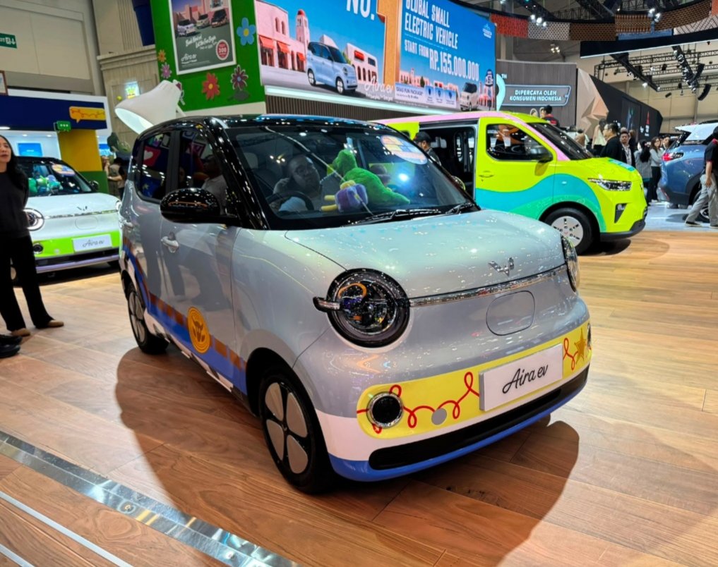 MurniAsih__'s tweet photo. Dibanding mobil listrik lain, Wuling Aira-ev kayaknya lebih worth it buat keluarga kecil yang punya budget 150an. Tampilannya elegan, fiturnya keren, nyaman dan efisien.

#WulingAiraev
#WulingGIIAS2026 https://t.co/PY3HNbhGLJ