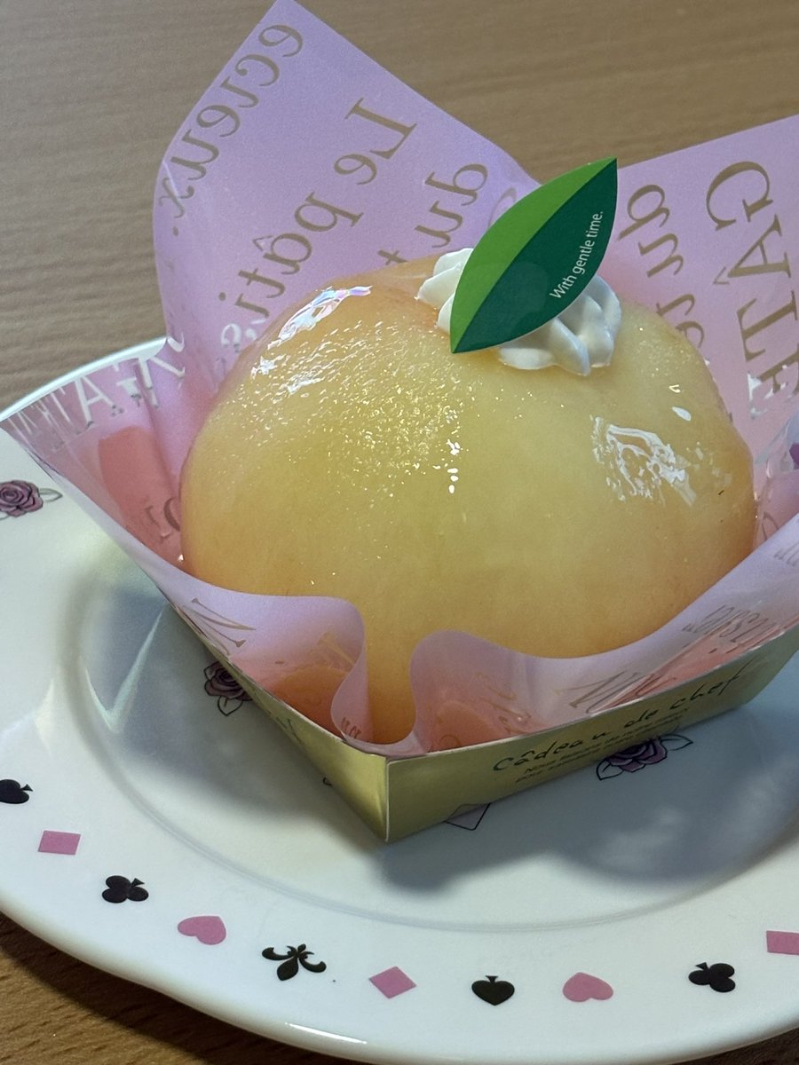 kazue3_'s tweet photo. 自分へのご褒美🍑まるごとピーチ🍑

美味しかった( *ˊᵕˋ*) 〜ᐝ https://t.co/JlQpb3Oim5