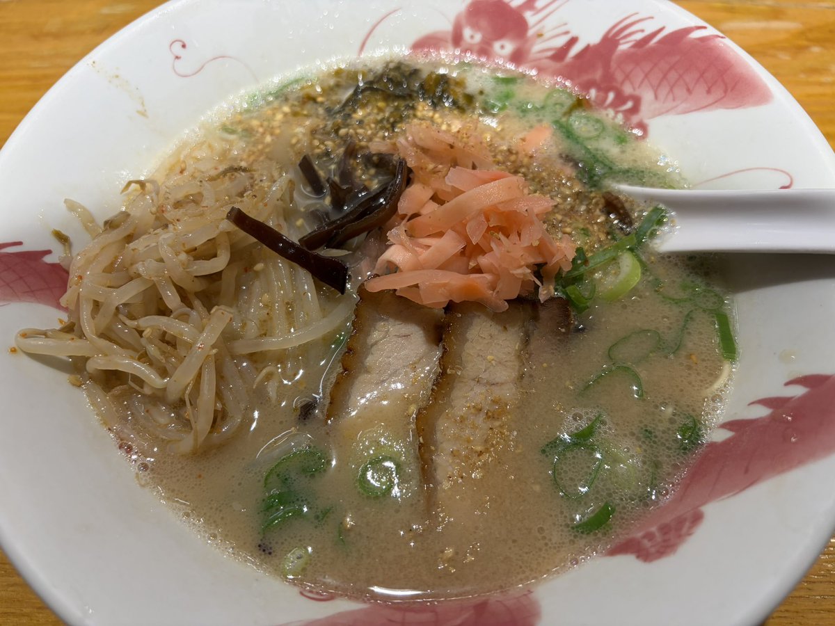etokoame's tweet photo. 【遅報】九州のラーメン、美味すぎる。 https://t.co/ZZC0LIb8CS