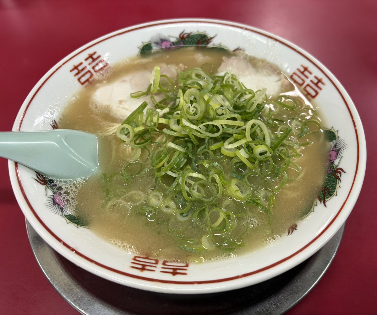 etokoame's tweet photo. 【遅報】九州のラーメン、美味すぎる。 https://t.co/ZZC0LIb8CS