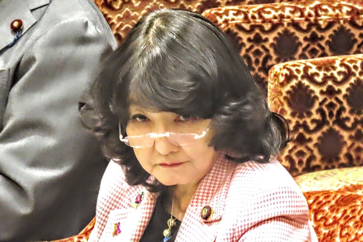 airi_fact_555's tweet photo. ラスボス ｷﾀ ━━━━(ﾟ∀ﾟ)━━━━!!

【財務省】官邸主導で、非協力的だったエース級の財務官僚(岸田元総理の秘書官など歴任、岸田氏の後輩)を異例の転出 ※ この幹部人事を可能にしているのが、第2次安倍内閣で設置された内閣人事局(官邸が審議官級以上の人事をより強くコントロールする組織) https://t.co/pOvytyPeib