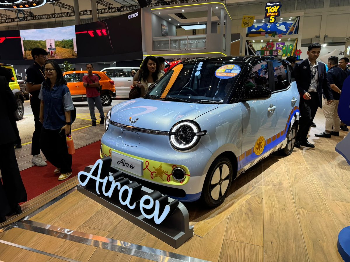 Desty007's tweet photo. Eits baru nyadar ternyata Wuling Air-ev yg saya taksir dan jadi inceran ternyata edisi Disney Toy Story 🤩🤩 
Gemes banget gak sih tampilannya 😍
#WulingAiraev #WulingGIIAS2026 https://t.co/asNyVWOIGi