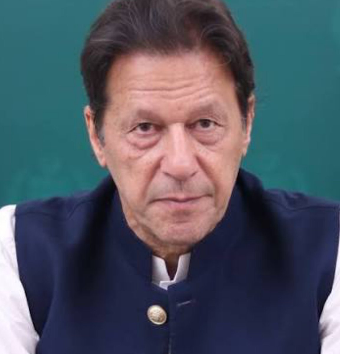 ehtshamkiani's tweet photo. بیرسٹر سلمان صفدر کا بڑا انکشاف !!!

عمران خان کو اڈیالہ جیل حکام نے چھوٹی اور بڑی عید، دونوں کی نماز پڑھنے کی اجازت نہیں دی، بیرسٹر سلمان صفدر کا اسلام آباد ہائیکورٹ کے سامنے انکشاف https://t.co/s2RZdSXiJ5
