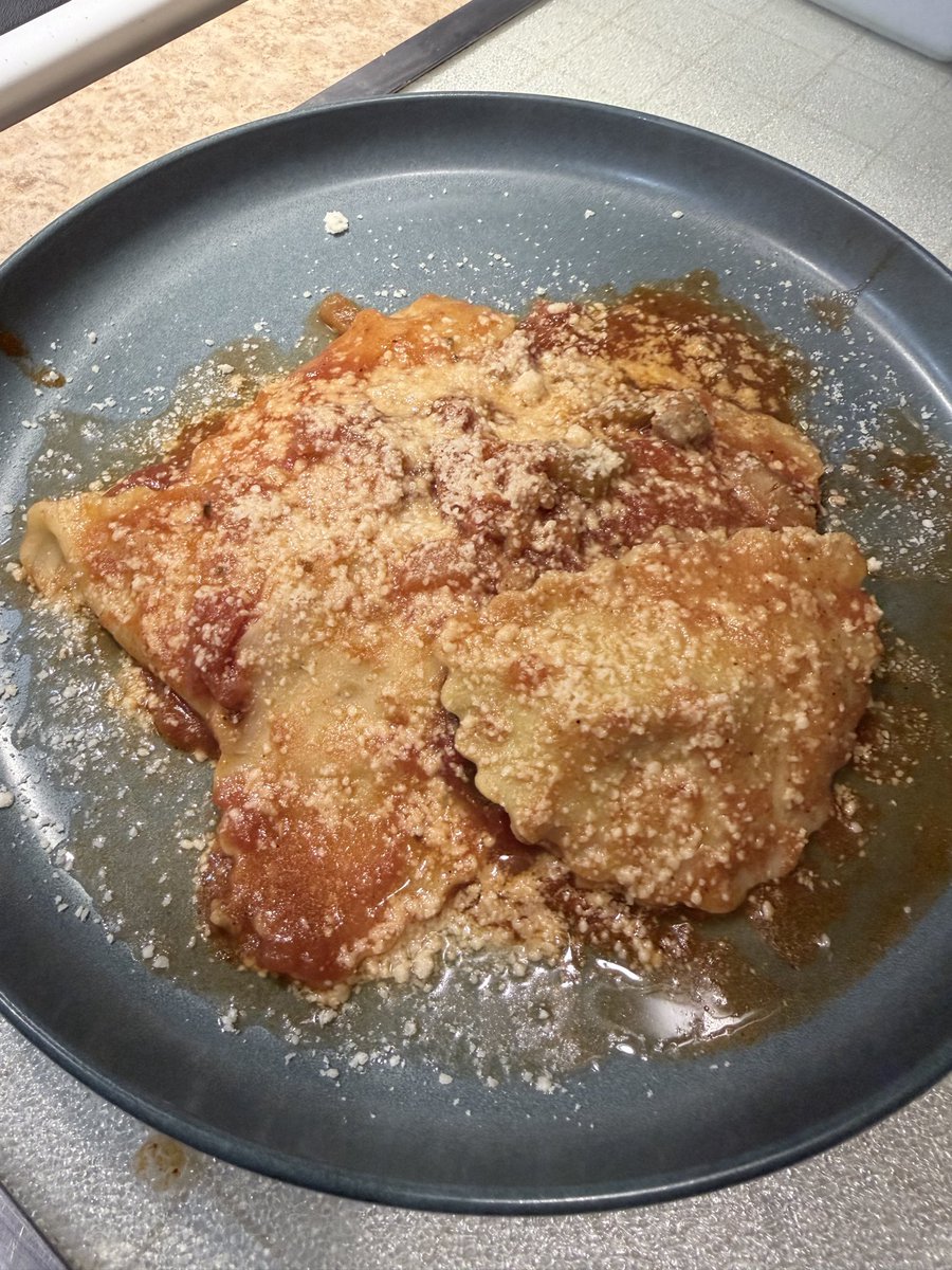 MILLERMP77's tweet photo. 3am Cooking Ravioli https://t.co/NSoeoLFhWI
