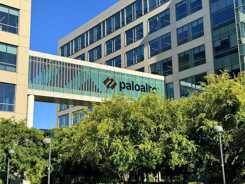 CSMewMew's tweet photo. Breaking: China has launched a cybersecurity review of Palo Alto Networks products sold in China.

#Cybersecurity #China #PaloAltoNetworks https://t.co/l6nKaacGag