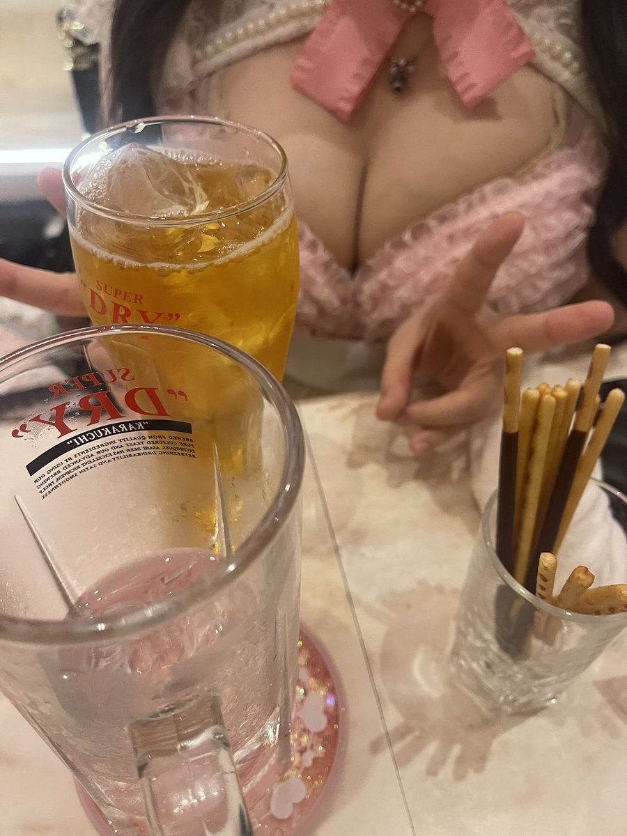 concafe_kurui's tweet photo. なんだかんだ一年以上の付き合いです
この距離感がいちばん良い！
#コンカフェ #コンカフェ営業 #コンカフェ嬢 https://t.co/dOro7s10A1