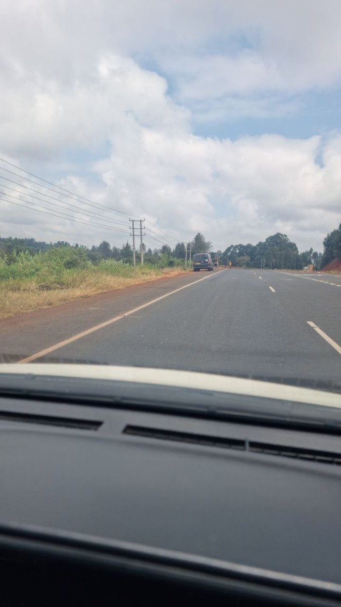 xysist's tweet photo. Speed trap ⚠️ 

Karatina to Nyeri past Wariruta dam. 

Wakenya wamekuwa rada https://t.co/S14ZBDWa3g