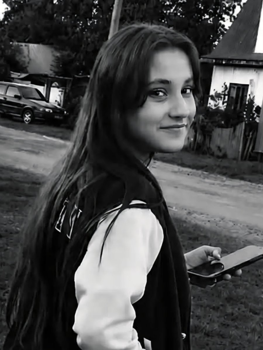 CrimeanVoyager's tweet photo. 💔 She was only 13.

For 45 days, Oleksandra Makukha fought for her life after a russian drone struck her family's home in Ukraine's Sumy region on June 22.

Her mother pulled her from the rubble with burns covering 40% of her body. Doctors fought to save her, but yesterday her heart stopped.

The same russian strike killed her 73-year-old grandmother, her 36-year-old stepfather, and her 12-year-old stepbrother.

One drone.
One family.
Four lives erased.

This is what russia calls "liberation."

This is terrorism.
This is genocide.

Never let the world look away.