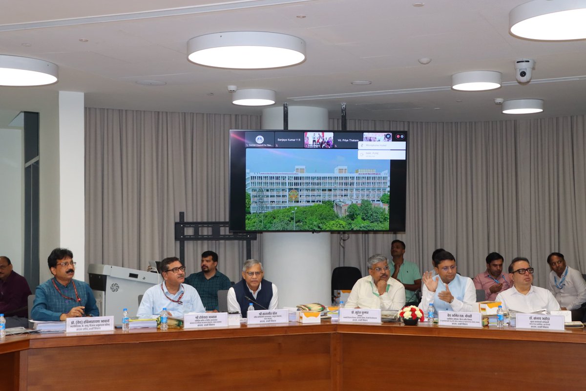 mpprataprao's tweet photo. Strengthening AYUSH Infrastructure: Virtual Inauguration and Bhoomi Poojan of Key CCRAS Projects! 

​Today, during the Governing Body meeting of the Central Council for Research in Ayurvedic Sciences (CCRAS) at Kartavya Bhavan-1, New Delhi, performed the virtual inauguration and Bhoomi Poojan for major development projects aimed at boosting Ayurveda research and healthcare infrastructure across the country:
​CCRAS-RARI, Pune: Virtual inauguration of the 2-floor vertical extension of the Research Laboratory and Animal House Building.
​CCRAS-RARI, Ranikhet: Virtual inauguration of the newly constructed Guest House and Residential Building.
​CCRAS-RARI, Nagpur: Grand Bhoomi Poojan for the new 50-bedded Hospital Building equipped with state-of-the-art facilities.
​Under the leadership of Hon'ble Prime Minister Shri @narendramodi Ji, the Ministry of Ayush is continuously dedicated to expanding modern research facilities and public healthcare infrastructure nationwide.
@moayush @CCRAS_MoAyush @PIB_India @PIBAYUSH
@PIBMumbai @nmpb1
​#CCRAS #AyushMinistry #AyurvedaResearch #HealthcareInfrastructure #Nagpur #Pune #Ranikhet #ModiGovt #PratapraoJadhav