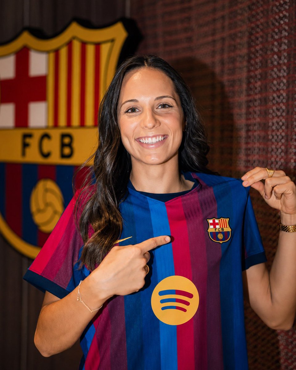 BarcaFem's tweet photo. 🗣️ Martina Fernández: “I'm happy to be back at the club of my life.” 💙❤️ https://t.co/EygubSLcnI