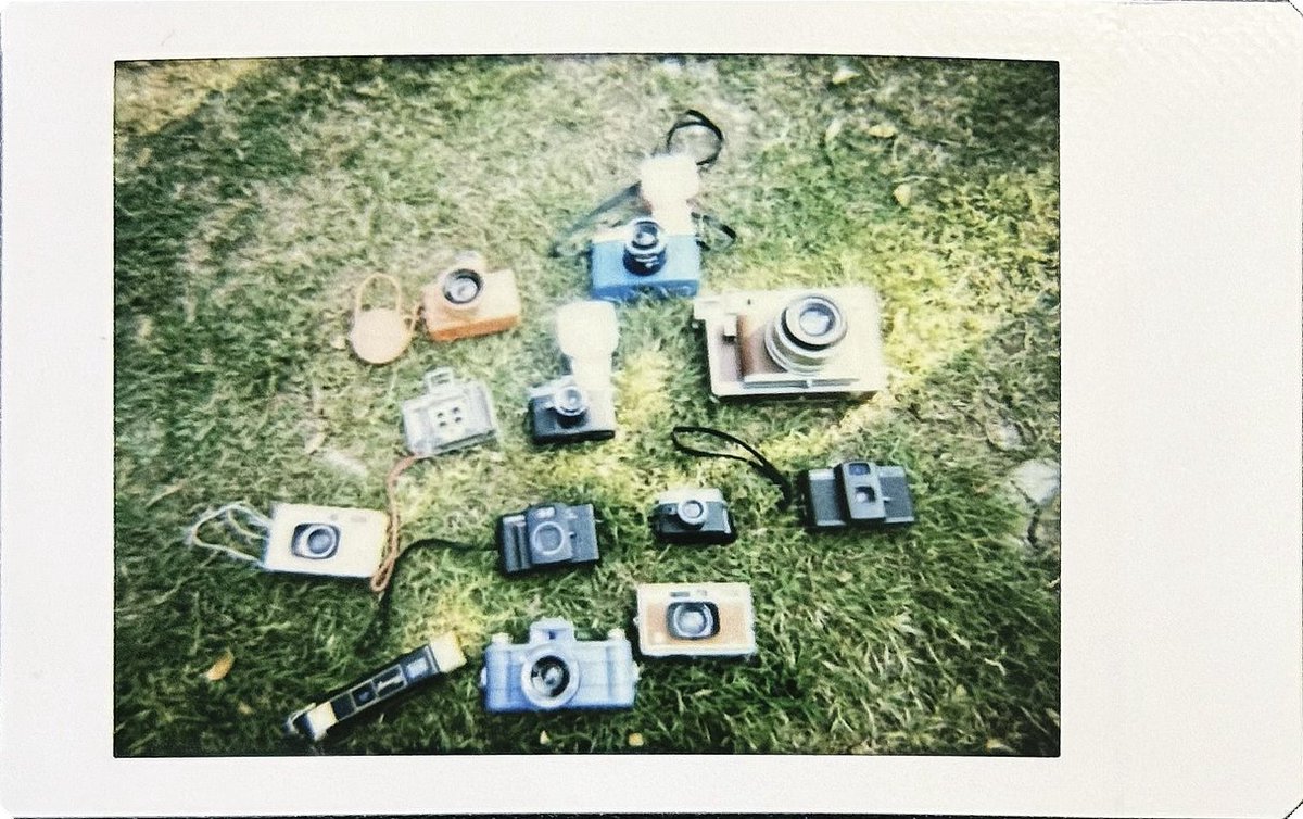 lomographyjapan's tweet photo. ロモグラフィーのカメラで撮ったロモグラフィーのカメラたち📸

撮った📸→ Lomo'Instant Automat

Photos by sungsamorn (LomoHome)

https://t.co/lRQendU3z5 https://t.co/no5Fljs7vR