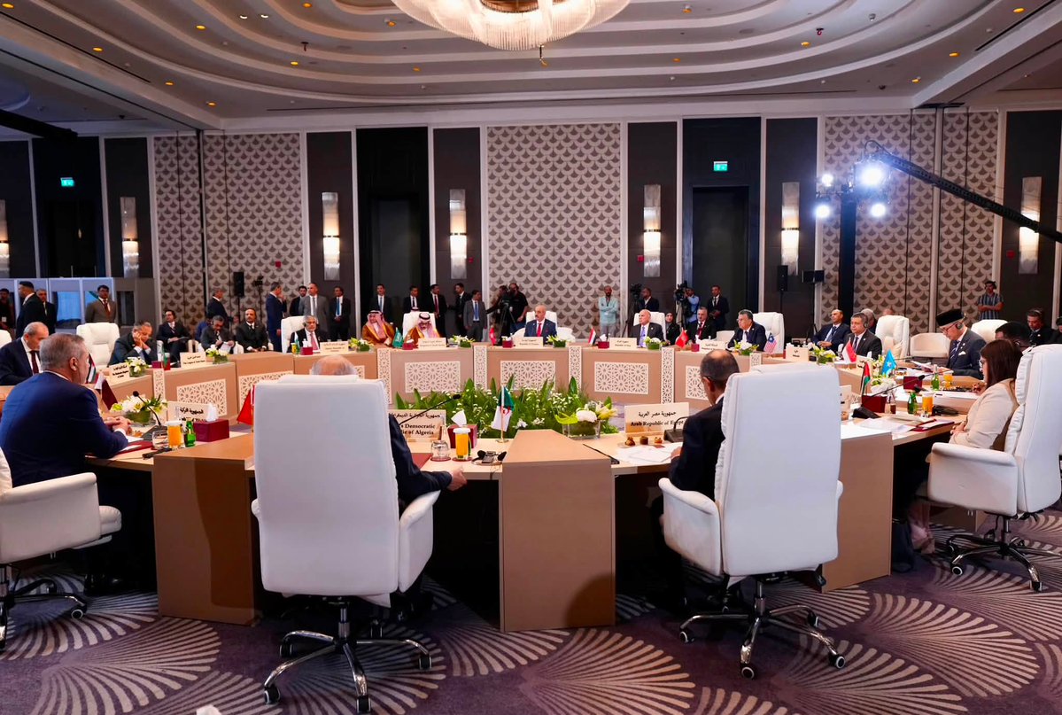 IraqinNairobi's tweet photo. وزير الخارجية يؤكد في اجتماع اللجنة الوزارية العربية ضرورة تحرك دولي فاعل لحماية القدس والحفاظ على وضعها التاريخي والقانوني – وزارة الخارجية العراقية https://t.co/m8IjuutLcL https://t.co/RvF9TyDb0M