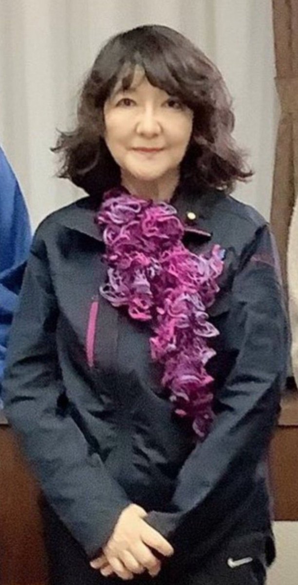 1031pumpkin's tweet photo. 片山さつきの防災服

＃クセが凄い https://t.co/A42fOpGRs5