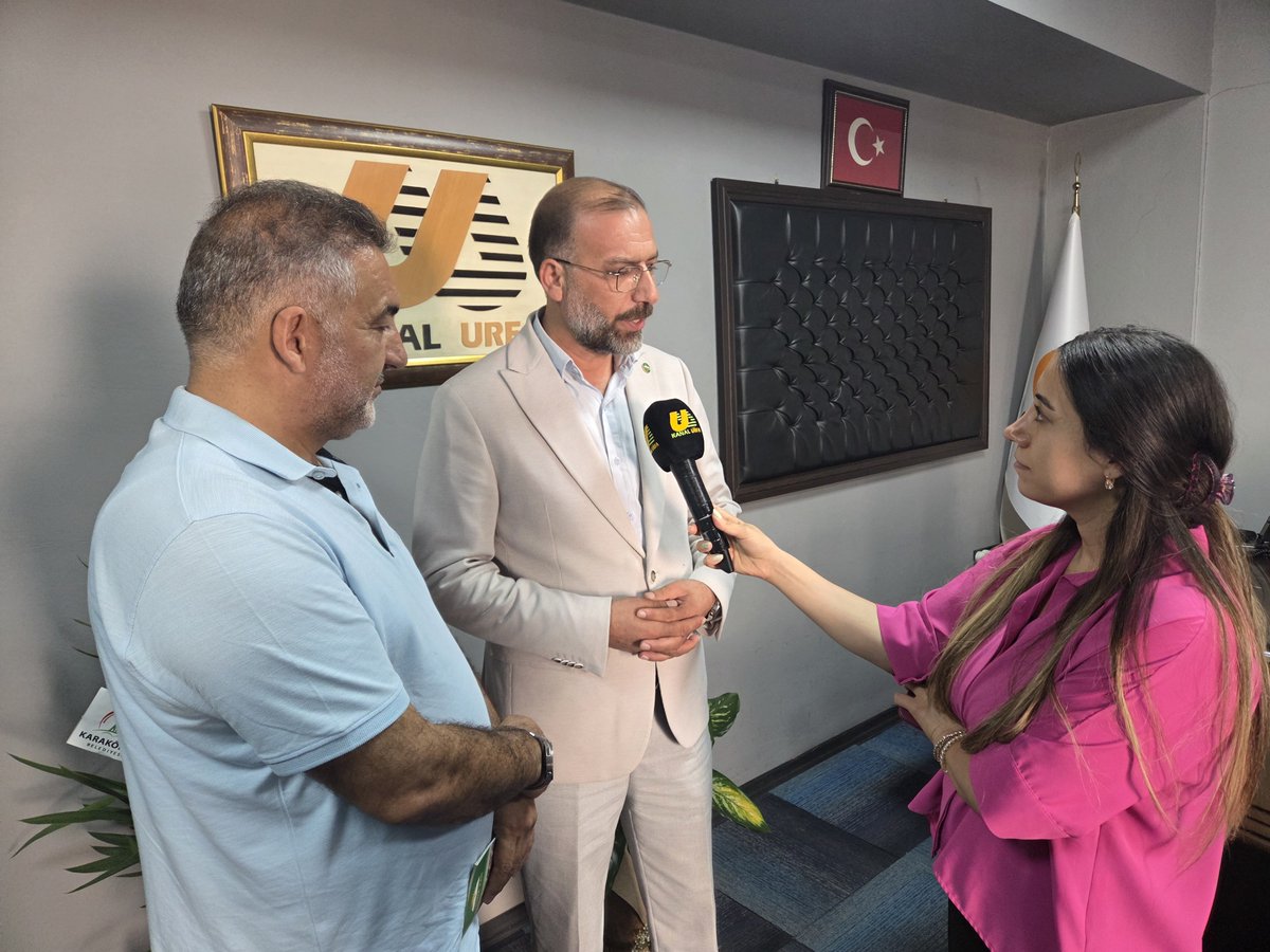FarukPolat_'s tweet photo. Kanal Urfa yönetimini ziyaret ettik.

Ziyaretimizde, Şanlıurfa’nın sorunları ve çözüm önerilerini ele aldığımız Şanlıurfa Özel Platformu hakkında bilgilendirmelerde bulunarak, bu kapsamda hazırladığımız “Şanlıurfa’nın Sorunları ve Çözüm Önerilerimiz” kitapçığını kendilerine sunduk.

Nazik misafirperverlikleri için teşekkür ediyorum.

@HurDavaPartisi
@HudaPariletisim
@saitkoyuncu00
@abdurrahimtoru