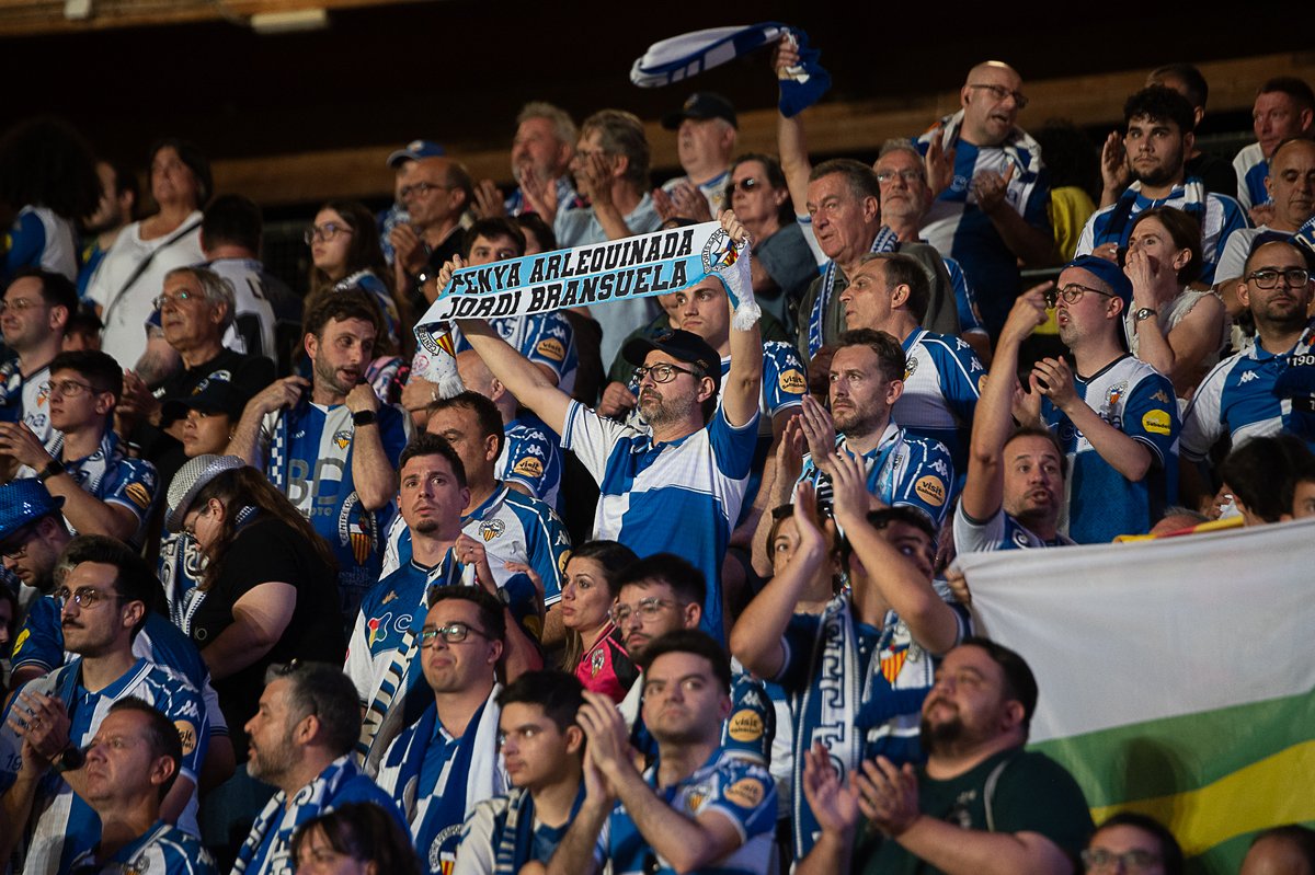 CESabadell's tweet photo. ℹ️ Informació d’entrades per a l’#SportingSabadell

🎟️ El @CESabadell disposa de 470 entrades visitants a un preu de 25€ que ja estan disponibles online per als socis arlequinats

📩 El @RealSporting enviarà les entrades a partir del 14 d’agost

🔗 https://t.co/U3CcgATicS https://t.co/mRlPpK93tz