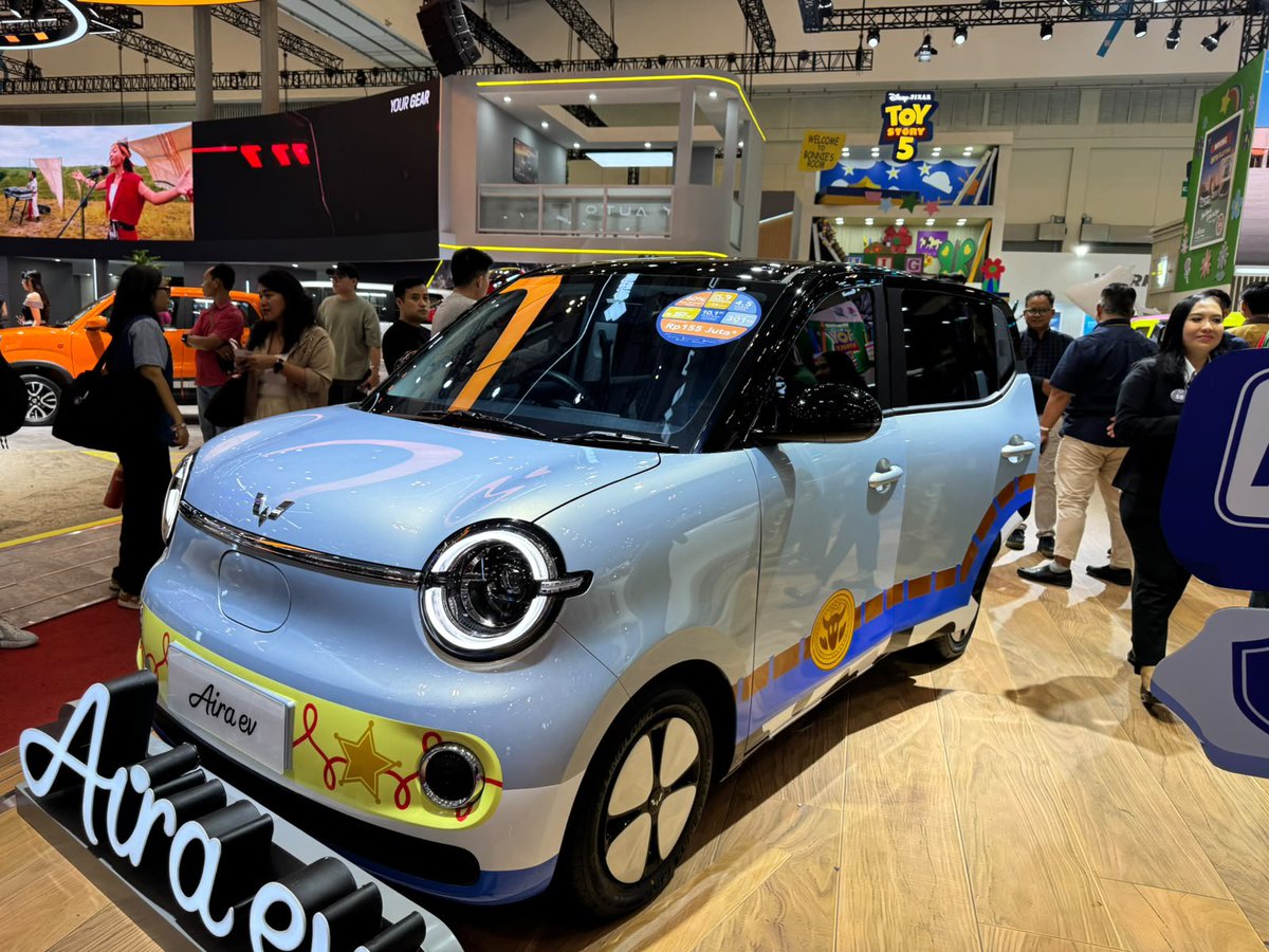 elgambar's tweet photo. Mobil Wuling Aira-ev ini cocok banget buat pecinta teknologi karena kecanggihannya. 

#WulingGIIAS2026
#WulingAiraev https://t.co/WS0h2Uvn4V