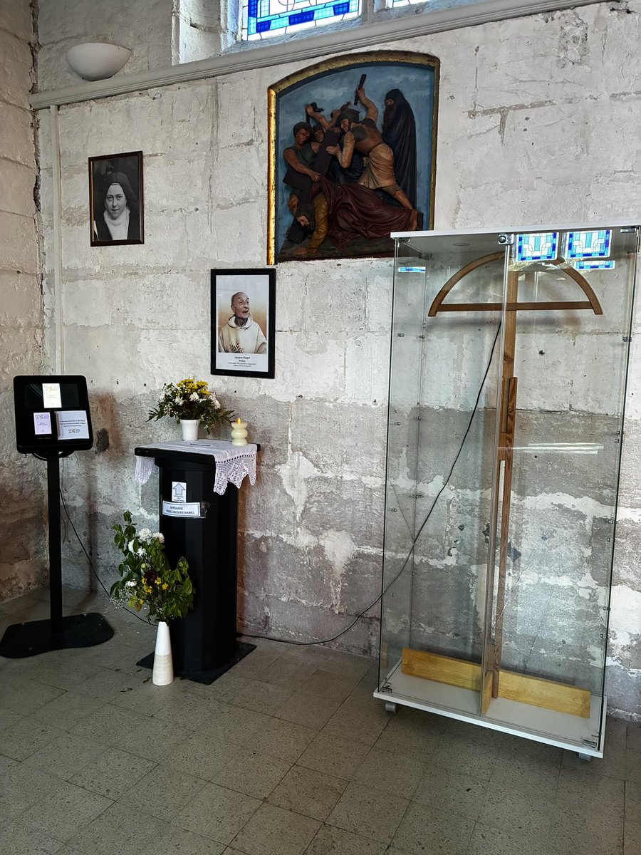 SRMaxime's tweet photo. @franceternel Passage à l’église aujourd’hui, les vêtements ont été retiré. https://t.co/WGzlqc54gN