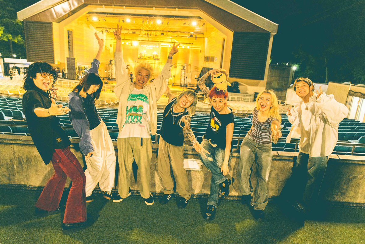 yon_yon_mbs's tweet photo. 📺#よんタメ
8/7(金)27:23〜放送予定
【8/8(土)3:23〜】

7/3に開催された音楽イベント
『SOUND CONNECTION
-SUNSET PARTY-』

🎸出演
Chilli Beans. × ハルカミライ

今回は…
#ハルカミライ の
ライブの模様をお届け❗️📺

ライブ後の２組でのインタビューも🎤 https://t.co/V5KfhEKNUx