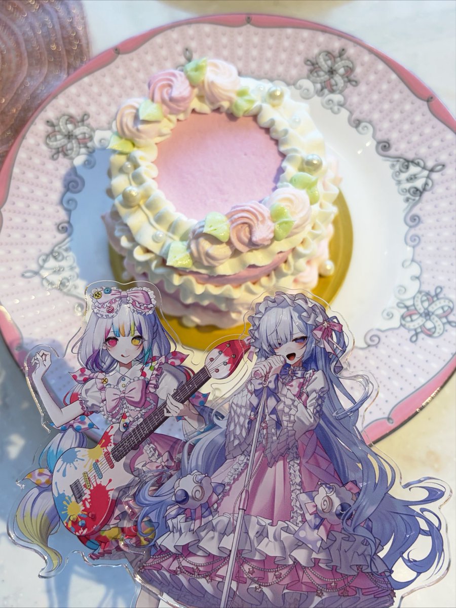 i22_o27's tweet photo. ケーキもノアアンもフリルたくさんでかわいいꌩ  ̫ ꌩ♡ https://t.co/LuNBOG04uA