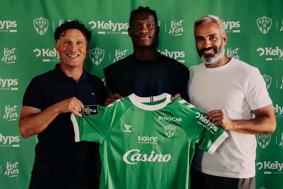 SENSPORtv's tweet photo. ✍️💚 Officiel : Lamine Sonko 🇸🇳 signe à l’AS Saint-Étienne !
L’attaquant sénégalais de 22 ans signe pro avec les Verts en provenance de Jura Sud (National 3)🔥
#follow_me https://t.co/kERBvwMvlG