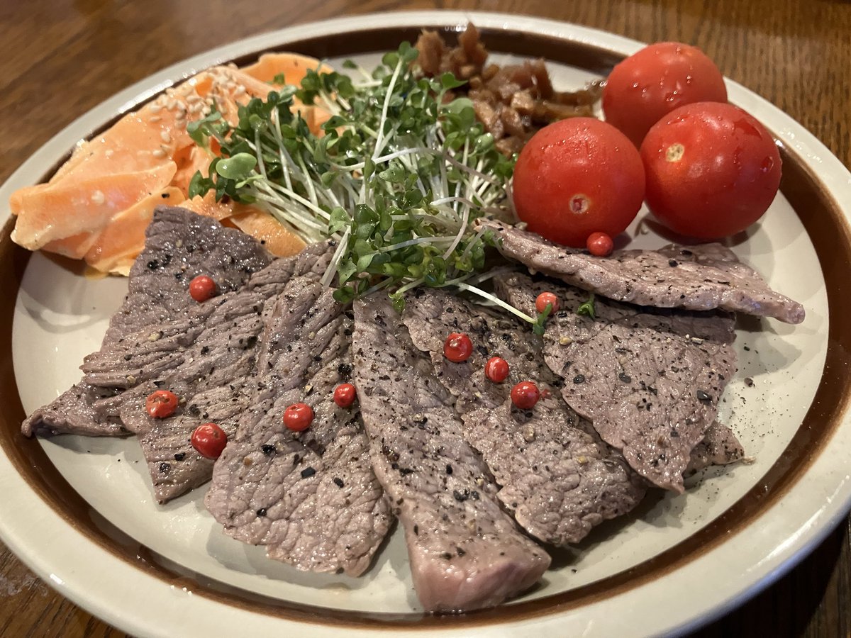 yagoutchi's tweet photo. 新生姜のウマダレ作った〜

黒毛和牛のカメノコ半額と😋 https://t.co/xarjQfKrzh