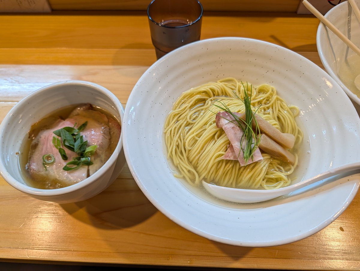 giwoka's tweet photo. つけ麺　晴でバカの食べ方してきたよ🤤
つけ麺×2　和え玉 https://t.co/CXj751mdGF