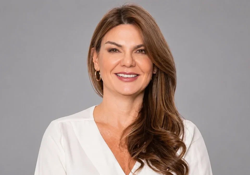 AndrMolinaAraj1's tweet photo. Que la alegría que nos produce a los vallenatos y cesarenses la designación de María Isabel Campo (@mariaicampoc) como nueva gerente de Fontur no se empañe por las publicaciones de medios e influencers que quieren relacionarla errada e injustamente con su pariente congresista.

¡No la conocen! Maicha para sus amigos es una mujer aguerrida, con una trayectoria pública impecable que enhorabuena llega a Fontur a impulsar el turismo de todo el país, y, por supuesto de la Región Caribe.

En pocas palabras, llega al cargo por méritos propios. Todos en Valledupar sabemos que ella y su pariente están en orillas opuestas desde hace muchos años.

¡Buen viento y buena mar para María Isabel!