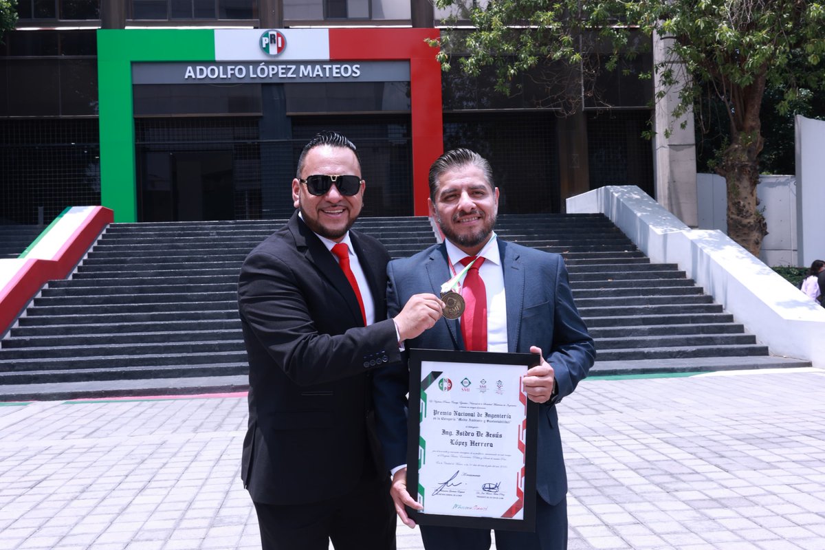 SMI_Nacional_'s tweet photo. 📌 ¡Muchas felicidades, Oaxaca! Celebramos con orgullo el talento, la visión y el compromiso de la comunidad ingenieril oaxaqueña. Su dedicación no solo transforma el panorama del estado, sino que edifica los cimientos del progreso para todo México. 🏗
@fuensantaGuerr4 @DRJMM_ https://t.co/KGgX0f4vEk