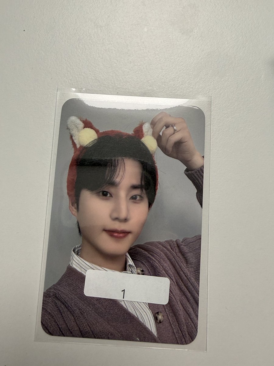 0ke_bbang's tweet photo. 후즈팬 포카 진짜 너무 예뻐 ....🦊 https://t.co/C4IxZxHbQB