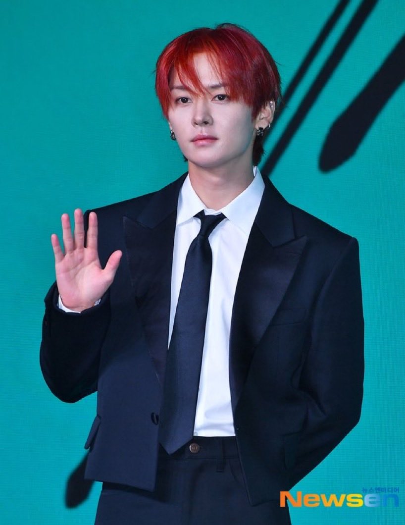 LEEKNOW_INTL's tweet photo. Lee Know for This and That press conference 📸 https://t.co/IpTZgcZ3tH