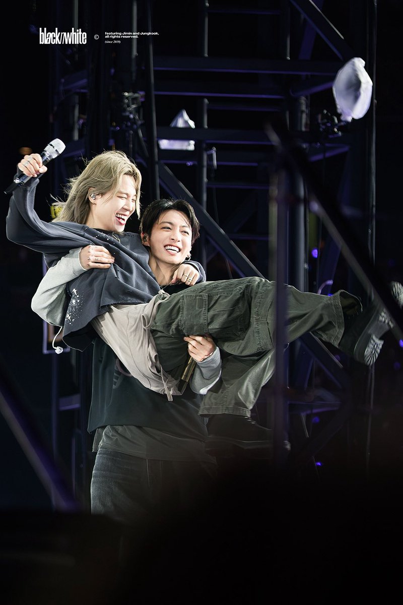 blacknwhite_km's tweet photo. 260805 HD

#정국 #지민 #JUNGKOOK #JIMIN  
#방탄소년단 #BTS @BTS_twt https://t.co/FALIASMZdQ