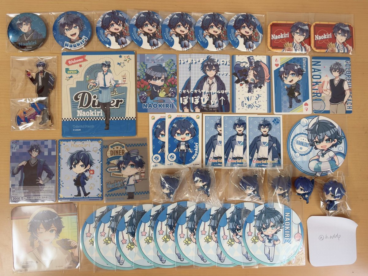 h_nddp's tweet photo. @0czlo お世話になっております🙏🏻💙当方こちらのグッズを所持しているのですがお求めのものございますでしょうか？ https://t.co/dZMr7VuLl6