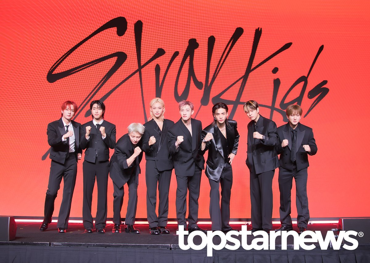 TSN_PHOTO's tweet photo. [HD포토] 스트레이 키즈, ‘스테이와 함께 RUN IT’ (This&amp;That 기자간담회) #스트레이키즈 #StrayKids #THIS_AND_THAT #기자간담회 #프리뷰 https://t.co/PwJVfg2gpi <- Original Photo https://t.co/WOlSd1fZkW