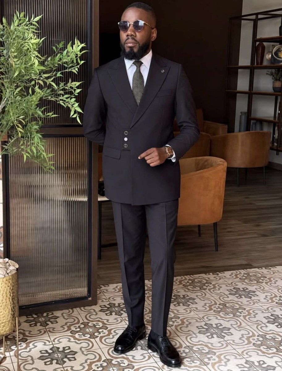 OG_SUITS's tweet photo. ELEVATE YOUR STYLE AND PRESENCE WITH OUR SUITS✅
DESIGNED FOR THE MORDERN GENTLEMEN, PERFECT FOR ANY OCCASION✨📌

 SIZE 44-56✅
COAT &amp; PANT 180k
FULL 230k

https://t.co/ffYf9lUR7E https://t.co/UOsyrogacI