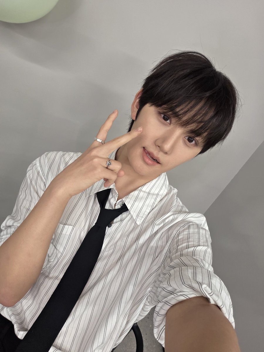 AEN_now's tweet photo. 💐💐

#AEN보민 #뽐 #에이니 #AEN https://t.co/258wds4rXp
