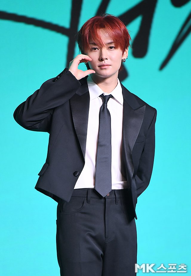 minchanbliss's tweet photo. the way he's being experimental with his hair because eventually he's gonna have to—[GUNSHOTS] https://t.co/mz4wHd5QJL