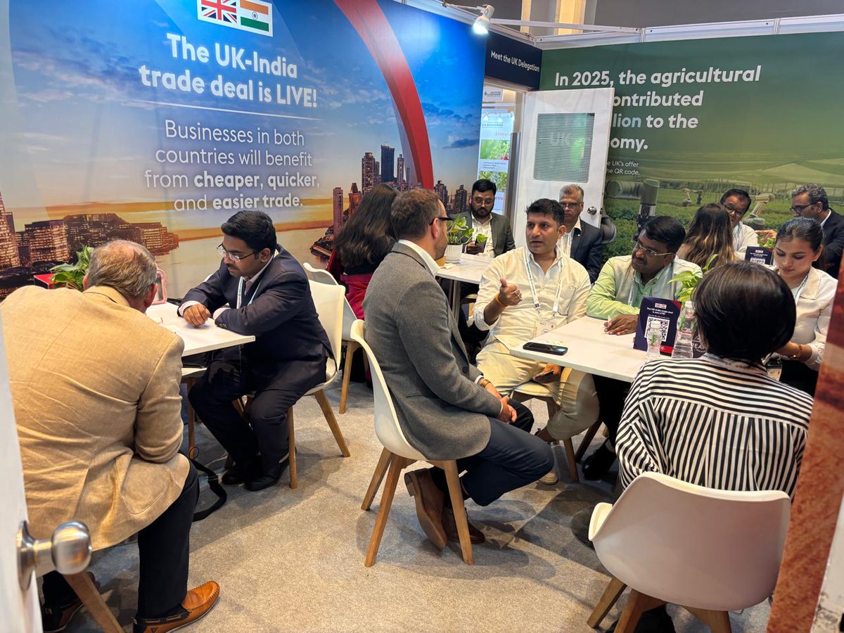 UKinBengaluru's tweet photo. Great to see UK innovation on display at IIAB last week.🇬🇧🇮🇳

First Secretary of Trade, Nicholas Gribit, highlighted exciting opportunities for UK and Indian Agri businesses with latest technologies driving transformation across the sector. 👇 https://t.co/ykZmXXU3Yz