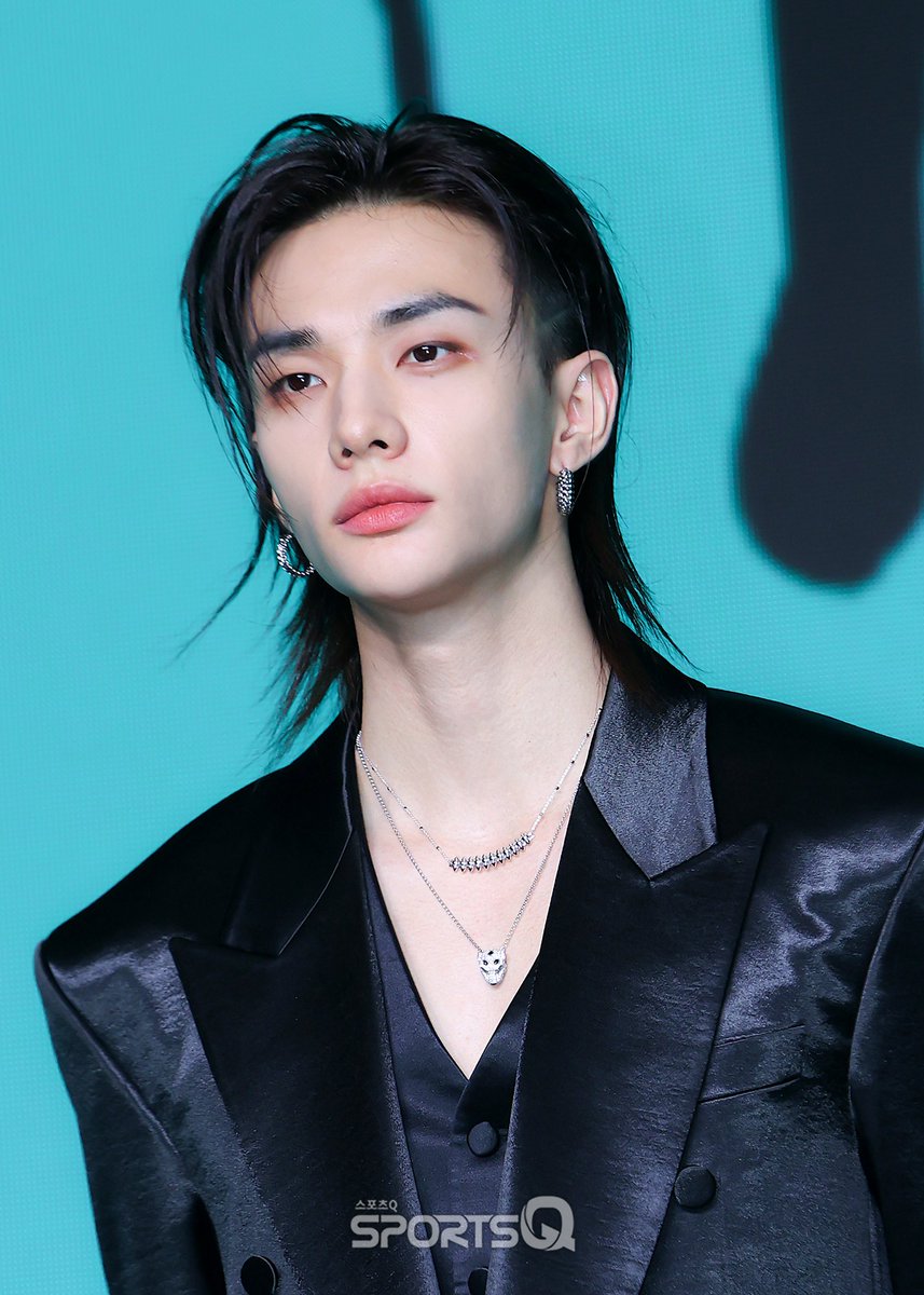sportsqnews's tweet photo. [#포토Q] 260806 ‘현진’ THIS &amp; THAT 기자간담회

📌https://t.co/1bEKSl7qmm

#현진 #HYUNJIN
#StrayKids #스트레이키즈
#THIS_AND_THAT
#StrayKidsComeback https://t.co/3P4DGAv41n