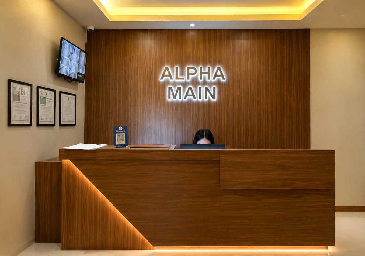 JManieda's tweet photo. The new wet arena is topnotch. the sauna, steam room, and pool are fantastic. ​Staff were warm, professional, and attentive from start to finish. @massage_alpha https://t.co/WOANDmKoGz