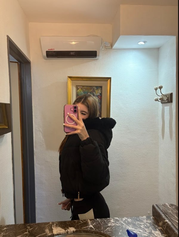 cuetiemaddie's tweet photo. imagine being a squirter in the 1600s and they call u a witch https://t.co/K7MOUmd6UH