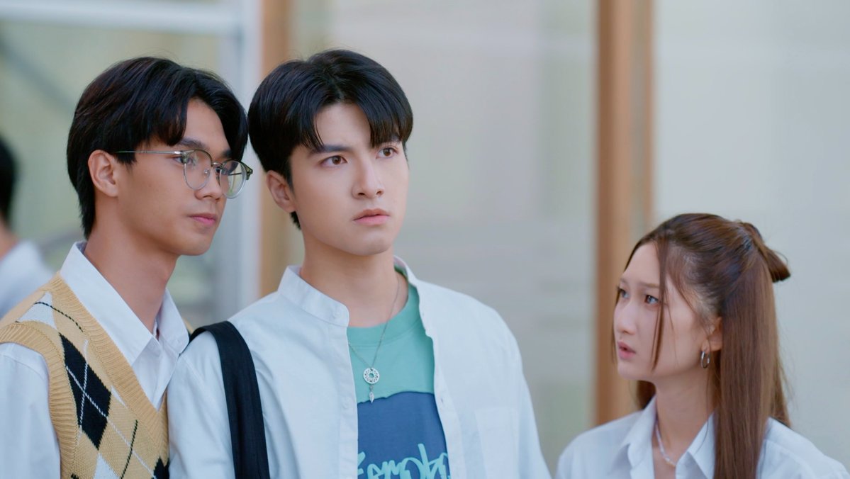 GMMTV's tweet photo. มาแล้วนะ #UnluckyBaeEP1 สายมูฝึกหัดมารายงานตัวแล้ววว เปิดช่อง GMM25 ได้เลย!  

@ThamTupthong @nattapatmac_ @napat_un @stampPanachkorn @ppreamnicha @juno8iq https://t.co/tS4wZUQ1o2