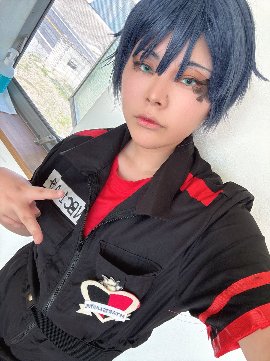 Hanabi_od's tweet photo. 宅コスtwstコスプレ⚠️

月曜にデュースで遊ぶので練習 https://t.co/x27zwpn0ji