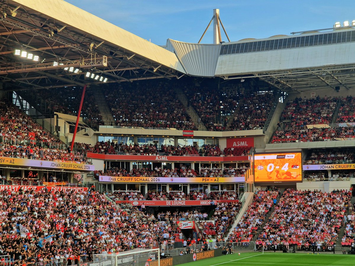 Roylovesfooty's tweet photo. The first time watching PSV in 4 years and it was ... interesting. Great to connect with some mates from the past though. 

🗓️ 2/8/26
⚽️ @PSV 0️⃣🆚4️⃣ @AZAlkmaar
🏟️ Philips Stadion
🇳🇱 Eindhoven
🎟 € 37.50
🏆 Johan Cruijff Schaal

#groundhopping #Futbology #TerraceEdition https://t.co/dBThZzaH7m